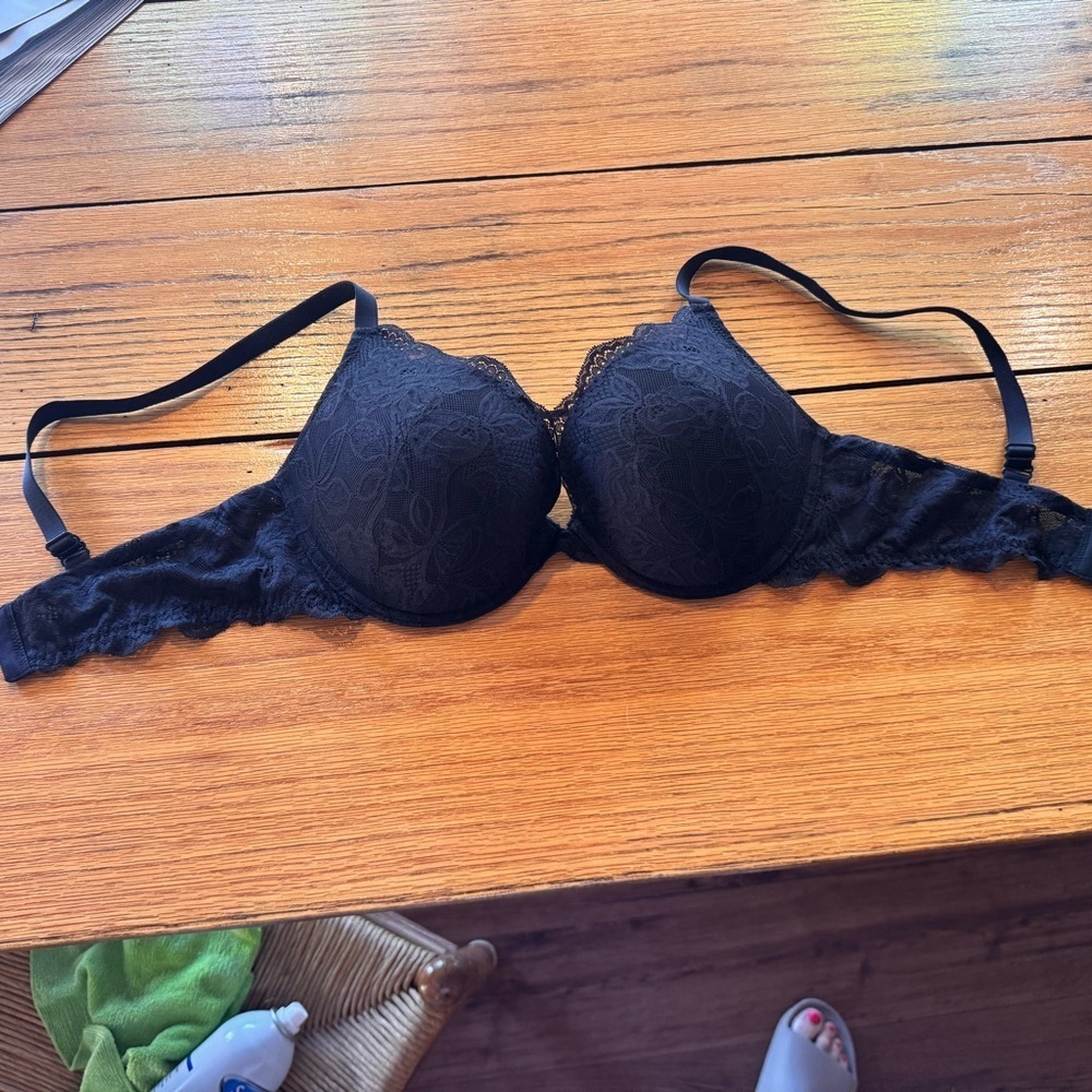 Chic Black Lace Underwire Bra